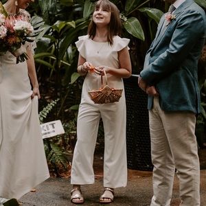 DB Studio FLUTTER SLEEVE STRETCH CREPE FLOWER GIRL JUMPSUIT